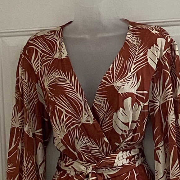 NWT Rust Tropic Leaf Romper - Picture 3 of 4